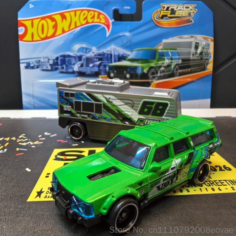 Mattel Toy Hot Wheels - نموذج سيارة فولفو 240 الأصلي من