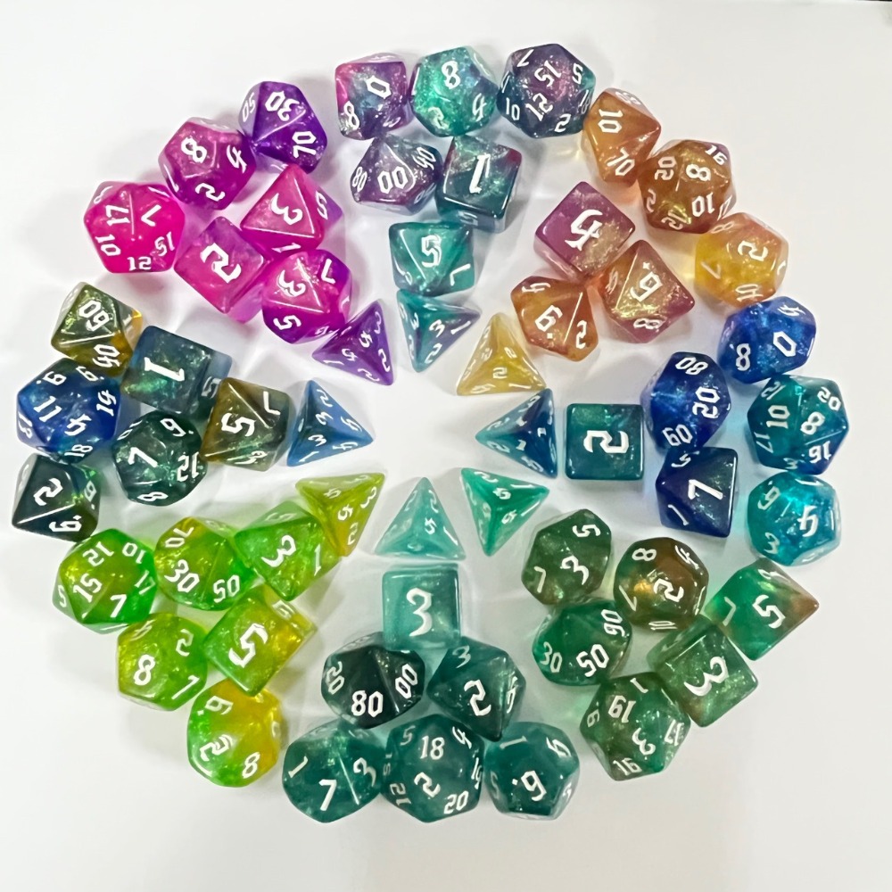 Board Game Font - مجموعة من 7 قطع من النرد
