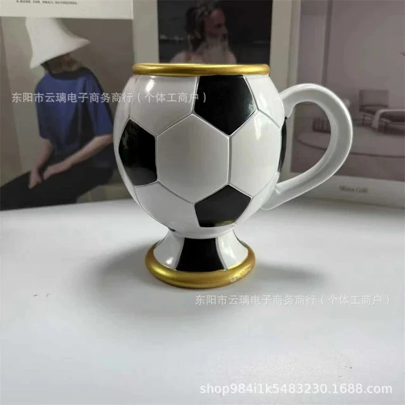 كوب قهوة على شكل كرة قدم من ال - مراجعة Board Game Football وسعره